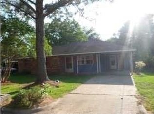 2268 Forest Glen Dr, Jackson, MS 39213