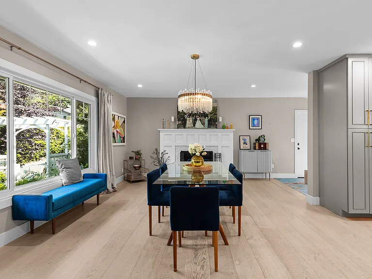 3286 Mandeville Canyon Rd — Photo 5