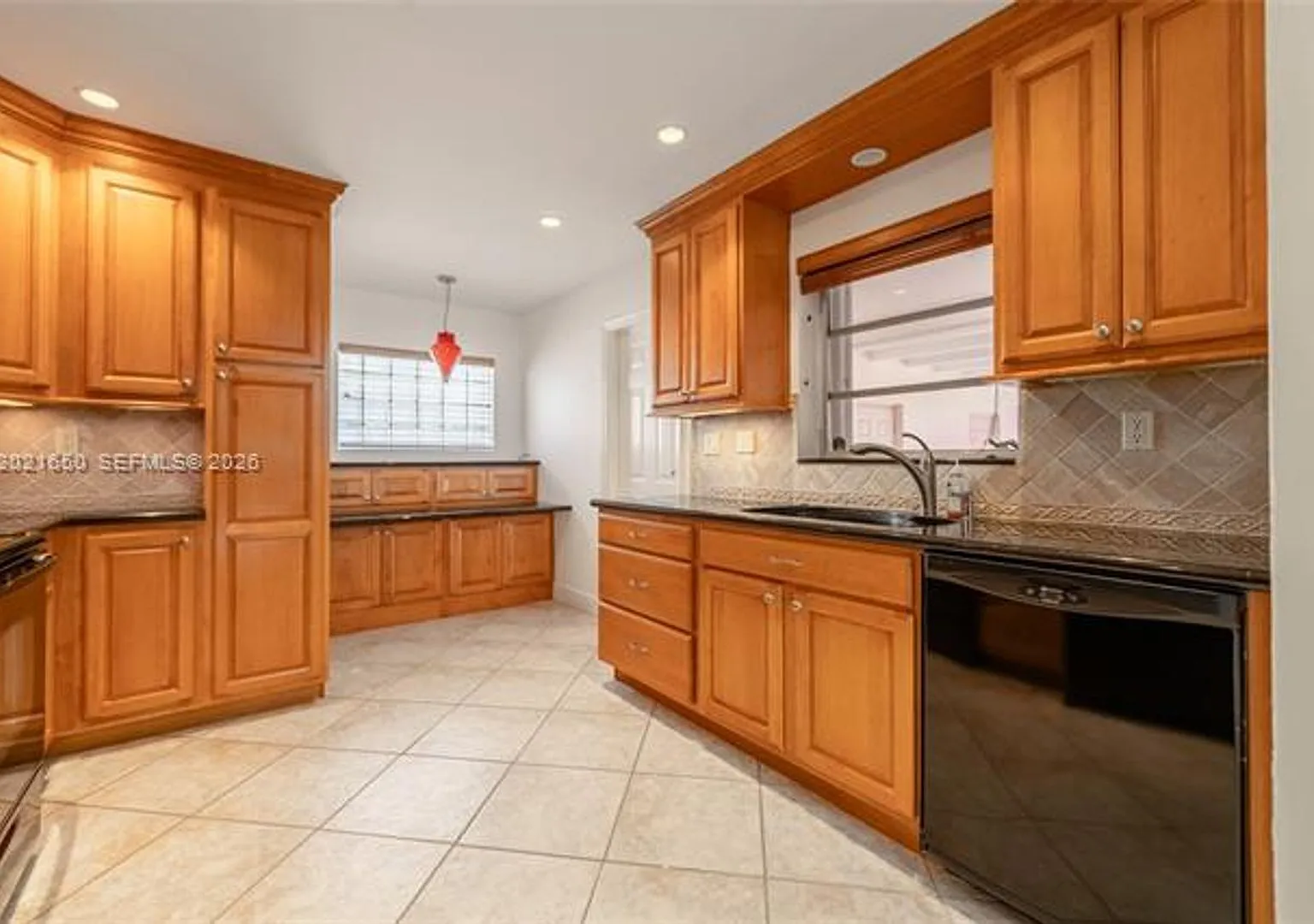 947 Lincoln St # 947, Hollywood, FL 33019 — Photo 1