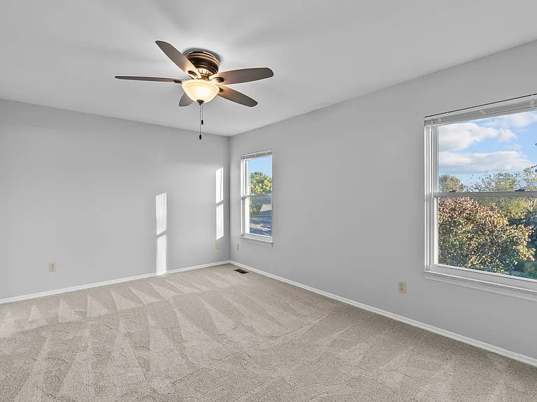 2 Coachman Ct — Photo 14
