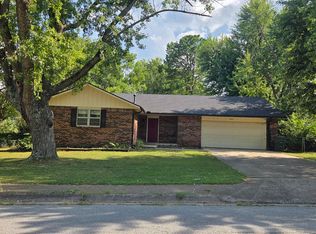 3203 E Cherokee Dr, Fayetteville, AR 72701