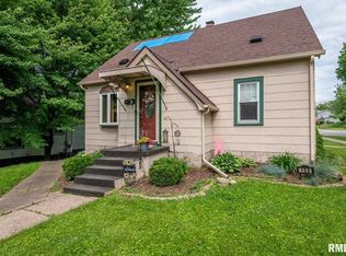 153 15th St, Silvis, IL 61282