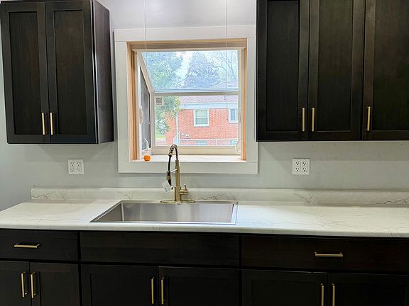 5th image of 22442 W Chicago St