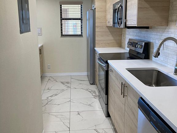 2nd image of 500 Palm Springs Blvd APT 308
