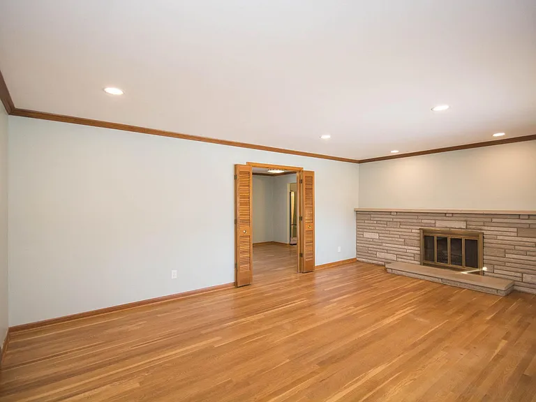 4371 Kendale Ct — Photo 3