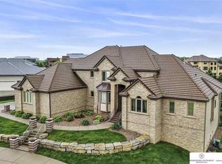 828 N 133rd St, Omaha, NE 68154