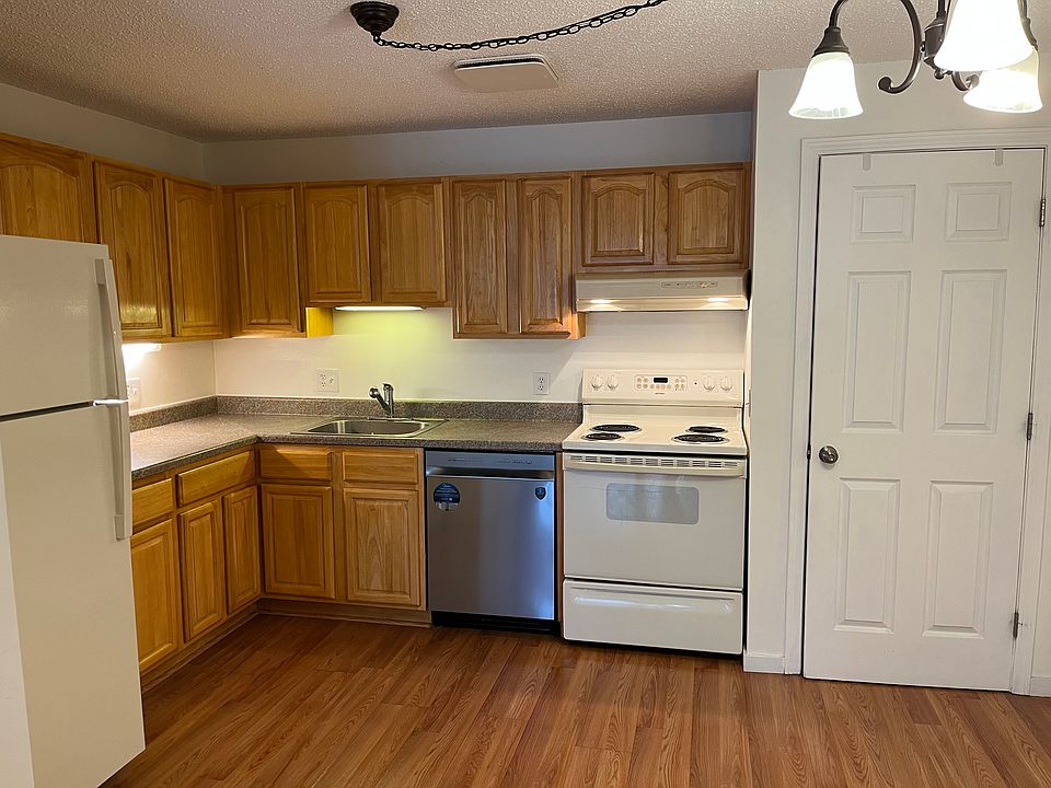1st image of 1 Oak Hill Ln APT 109