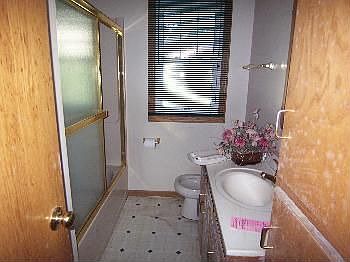 4th image of 620 Chicago Ave