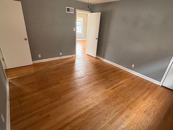 5th image of 5284 N Teutonia Ave