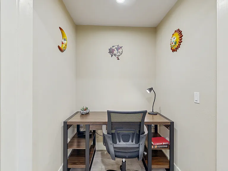 7409 Red Robin Ln — Photo 9