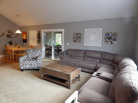 2nd image of 6051 Blendon Chase Dr