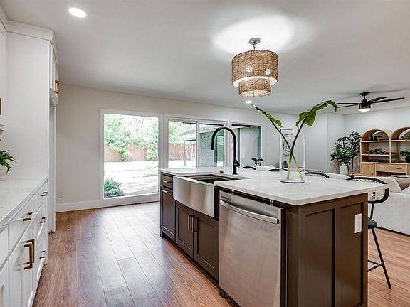 4th image of 3271 Whitehall Dr #1
