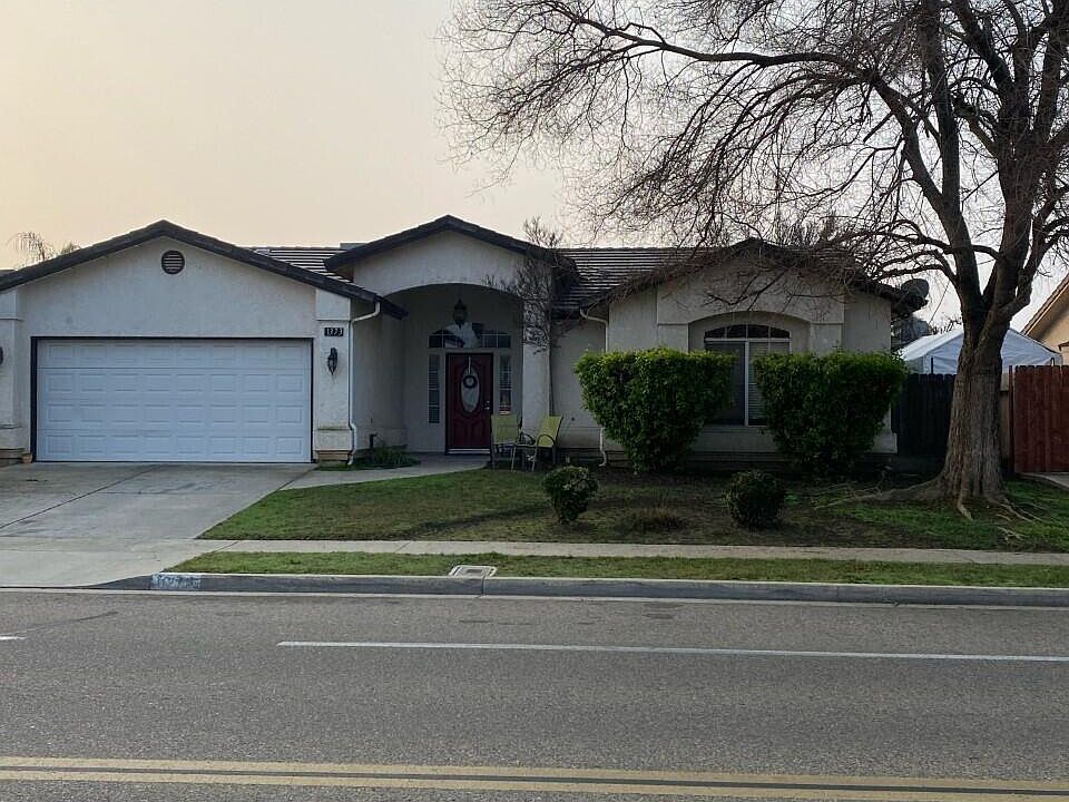 2nd image of 1373 E Hillcrest Ave