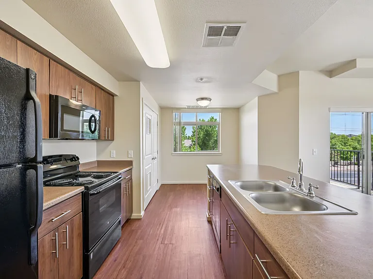 Copper Creek Apts — Photo 14