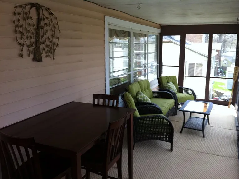 Screened-in porch