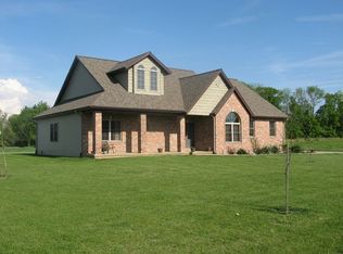 105 Fox Ridge Ln, Washington, IL 61571