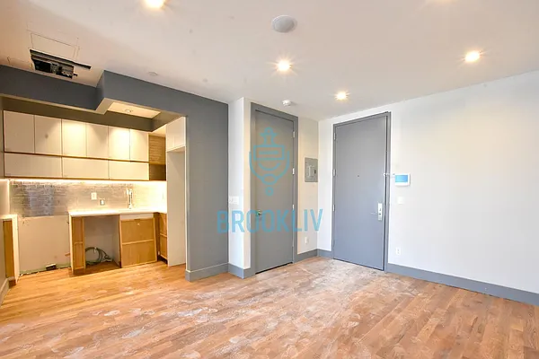 Rented by null | media 106