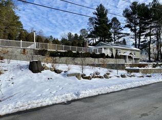 17 Tremwood Rd, Dracut, MA 01826