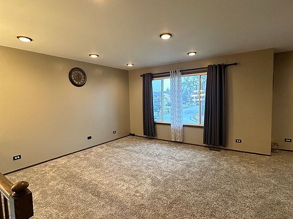 2nd image of 1539 Merrimac Ln S