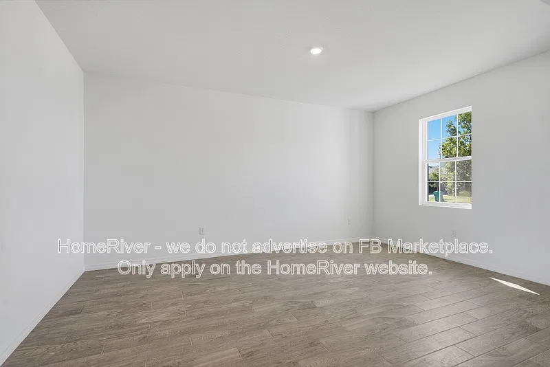 4 bed, 3.0 bath, 2519 sqft, $2,500 — Photo 2