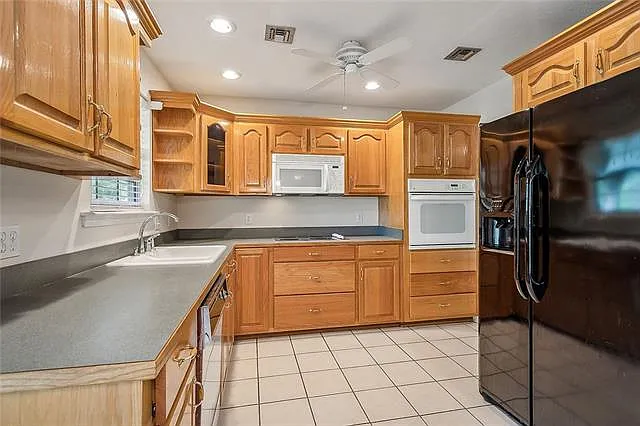32 Beth Dr — Photo 4
