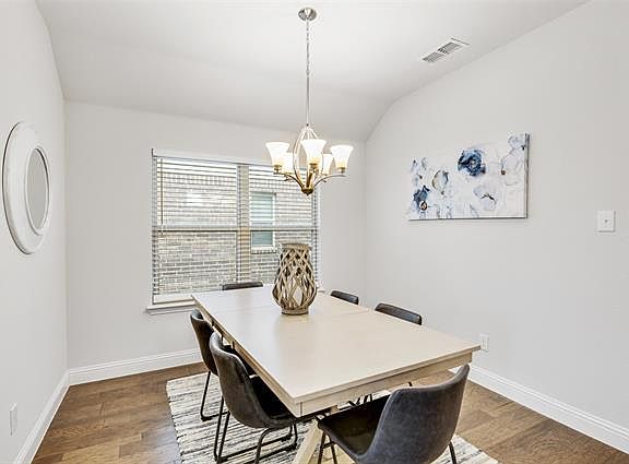5th image of 2805 Bird Creek Ct