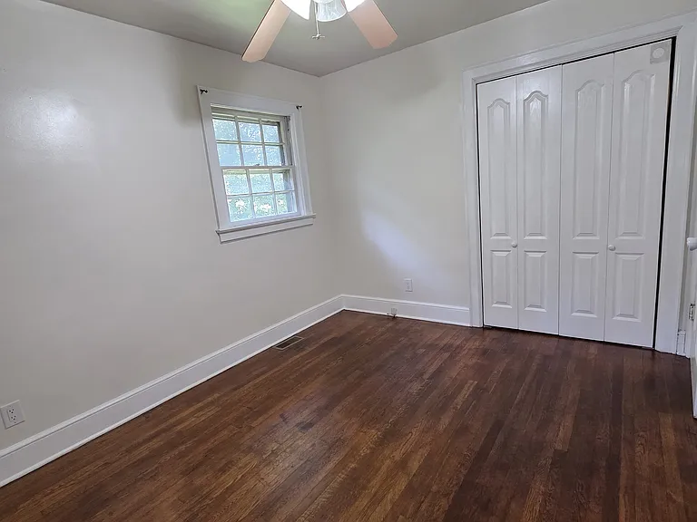 360 Jefferson Dr — Photo 5
