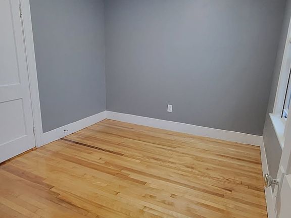 2nd image of 30 Arthur St #3