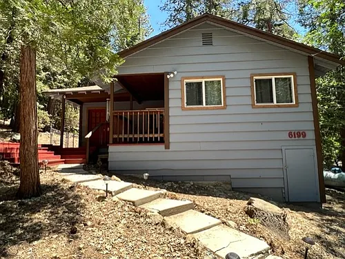 6199 Cedar Ave Photo 1