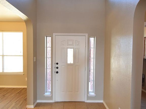 4th image of 2202 Vernice Dr