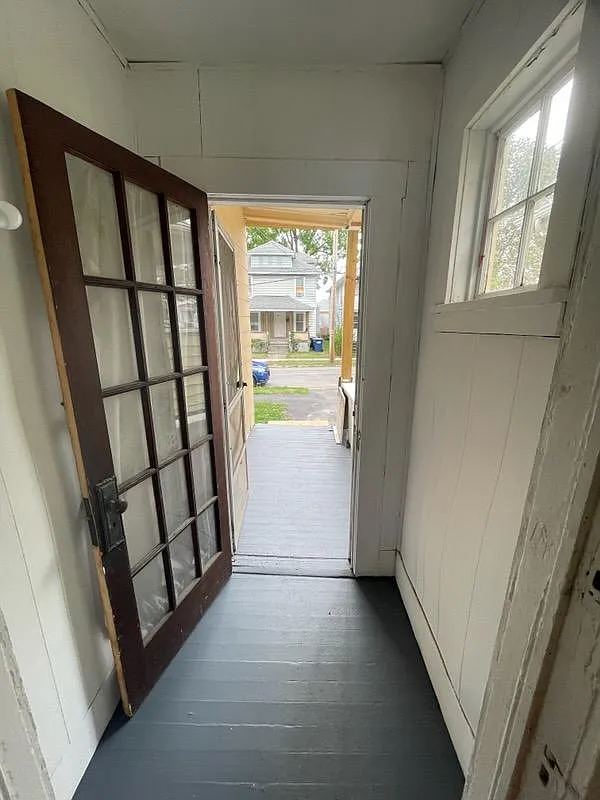 553 Tennyson Ave — Photo 3
