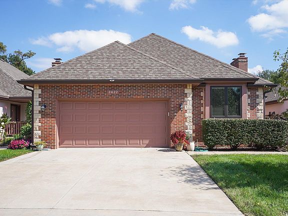 2nd image of 2422 SW Brookhaven Ln