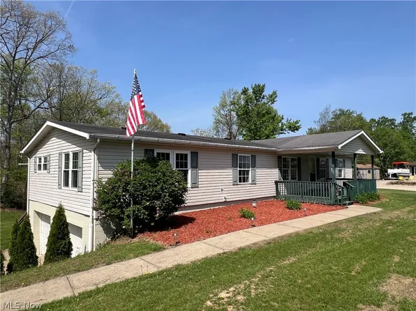 56877 Skyline Dr, Senecaville, OH 43780
