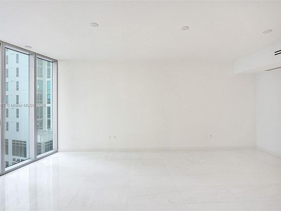 2nd image of 300 Biscayne Boulevard Way Unit 505C