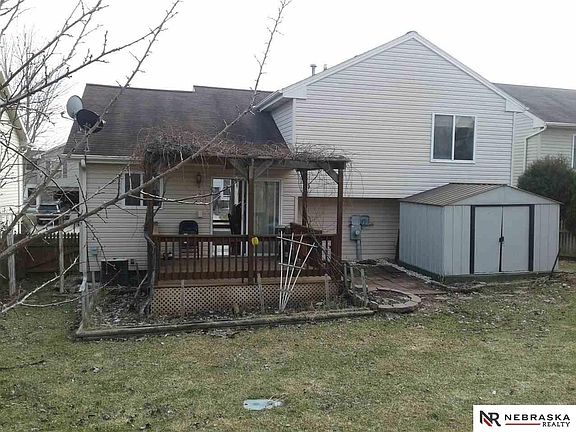 4th image of 16462 Burdette St