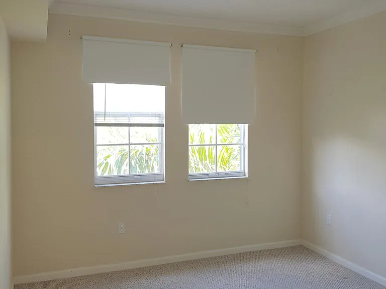 533 NE 3rd Ave #537 — Photo 10