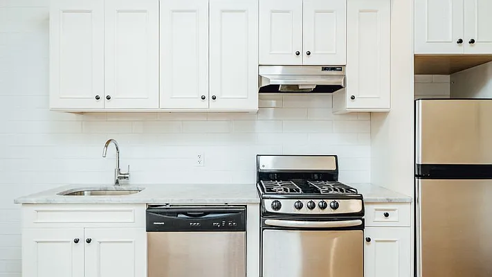 Rented by Nooklyn NYC LLC | media 17