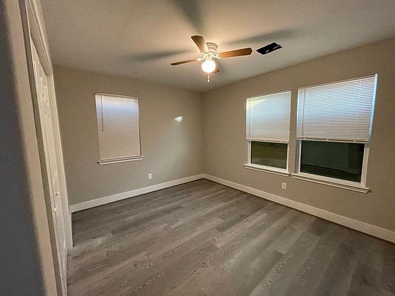 3rd image of 5507 Elmlawn Dr
