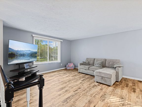 4th image of 1217 Ridgepointe Dr