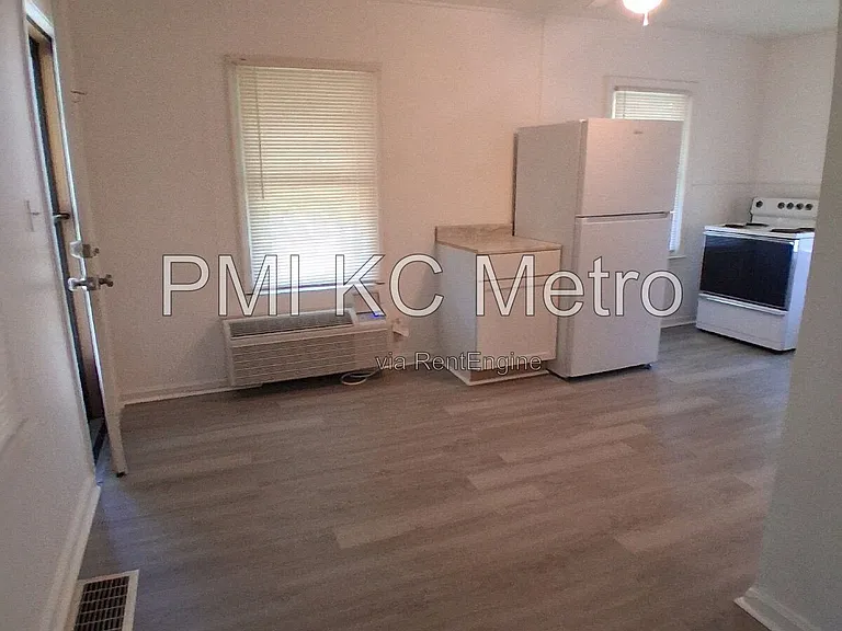 26 S Central St #9 — Photo 12