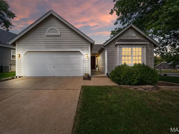 1803 Strawberry Ridge Dr, Ballwin, MO 63021