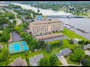 1545 Arboretum Dr APT 121, Oshkosh, WI 54901