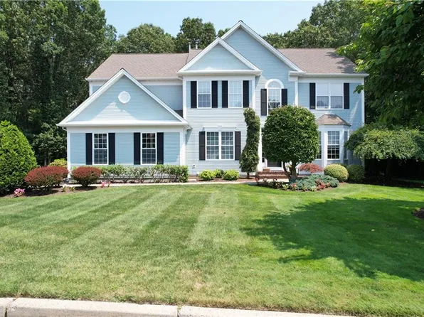 322 Sleepy Hollow Farm Rd, Warwick, RI 02886