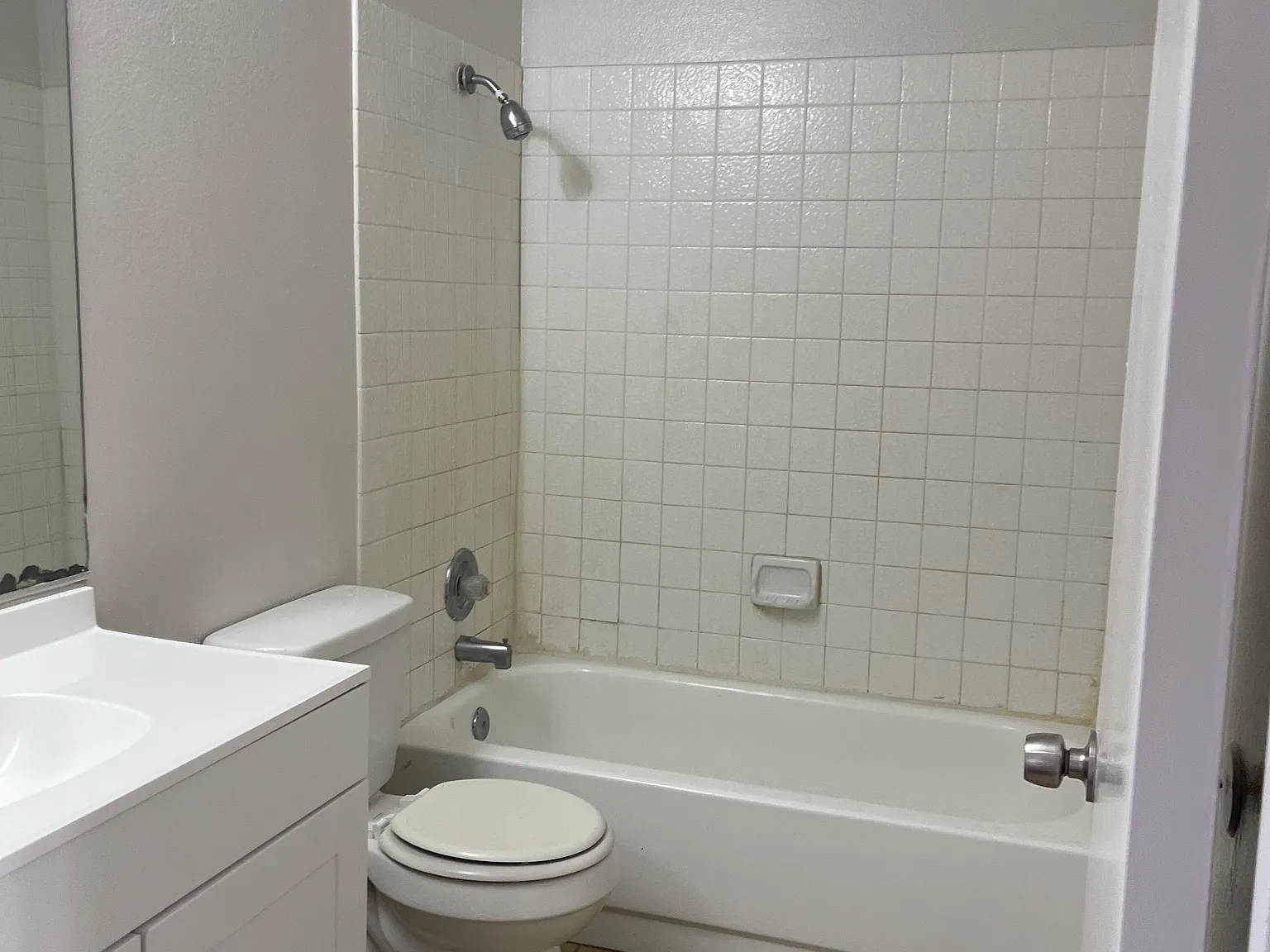 4 bed, 1218 sqft, $2,000 — Photo 3