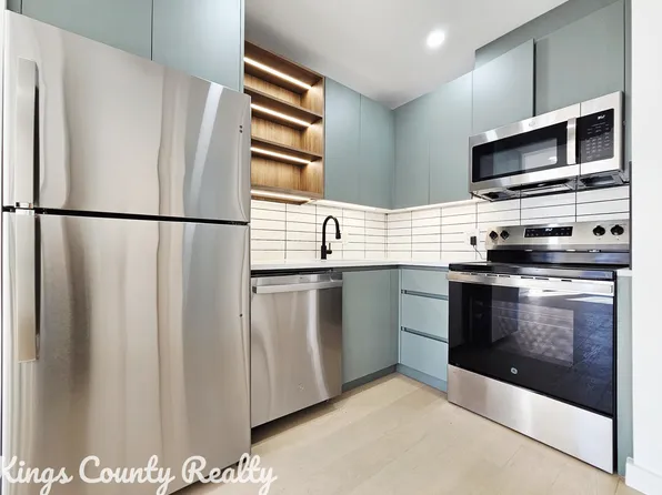 939 Brooklyn Avenue image 2 of 9