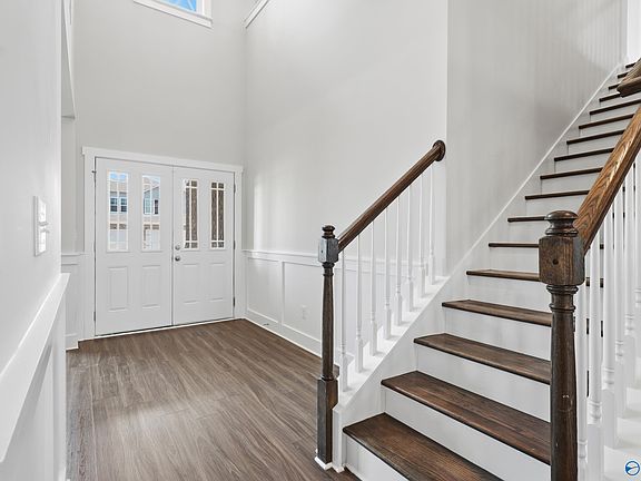 4th image of 144 Chesire Cove Ln
