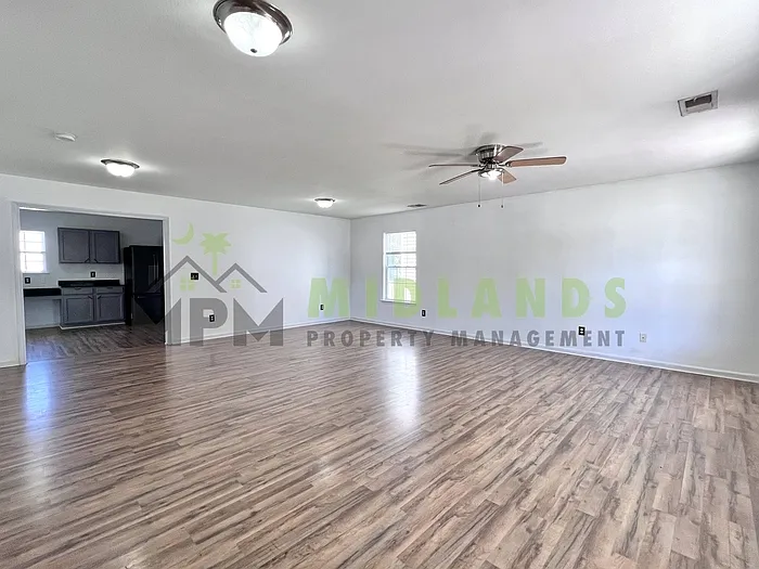 4 bed, 2.5 bath, 2029 sqft, $2,300 — Photo 2