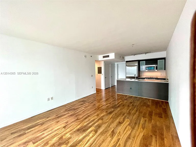 55 SE 6th St #2106 — Photo 7