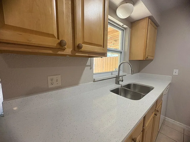 Park Manor Dr — Photo 12