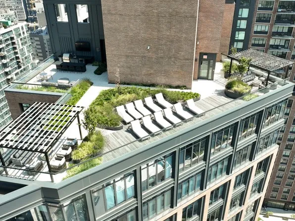 8 Court Square image 10 of 20